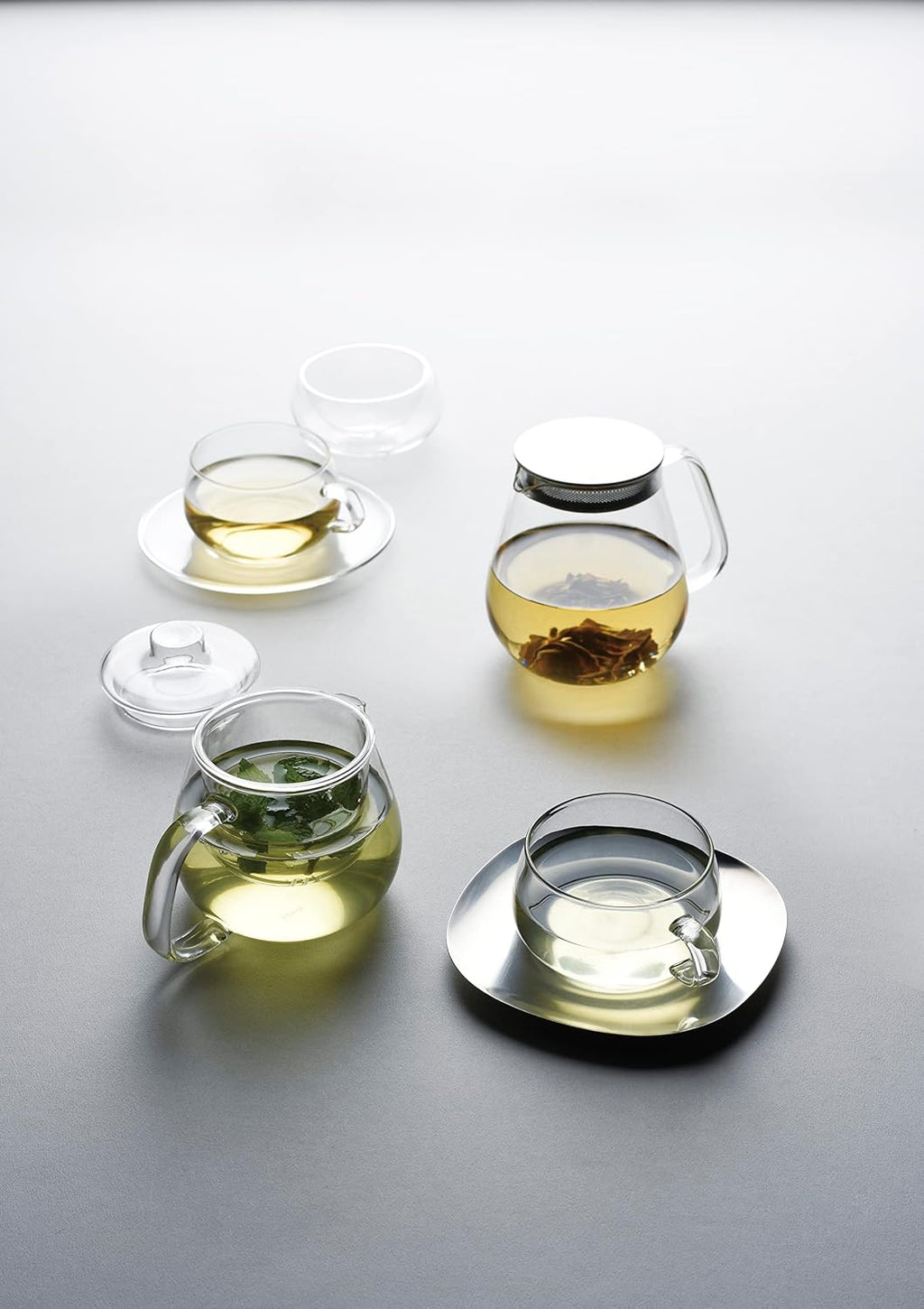 Kinto Stainless Unitea One Touch Teapot 720 Milliliter (24.35 Fl. Oz.) - Heat-resistant Glass Teapot with Stainless Steel Strainer in Lid (Japan Import)